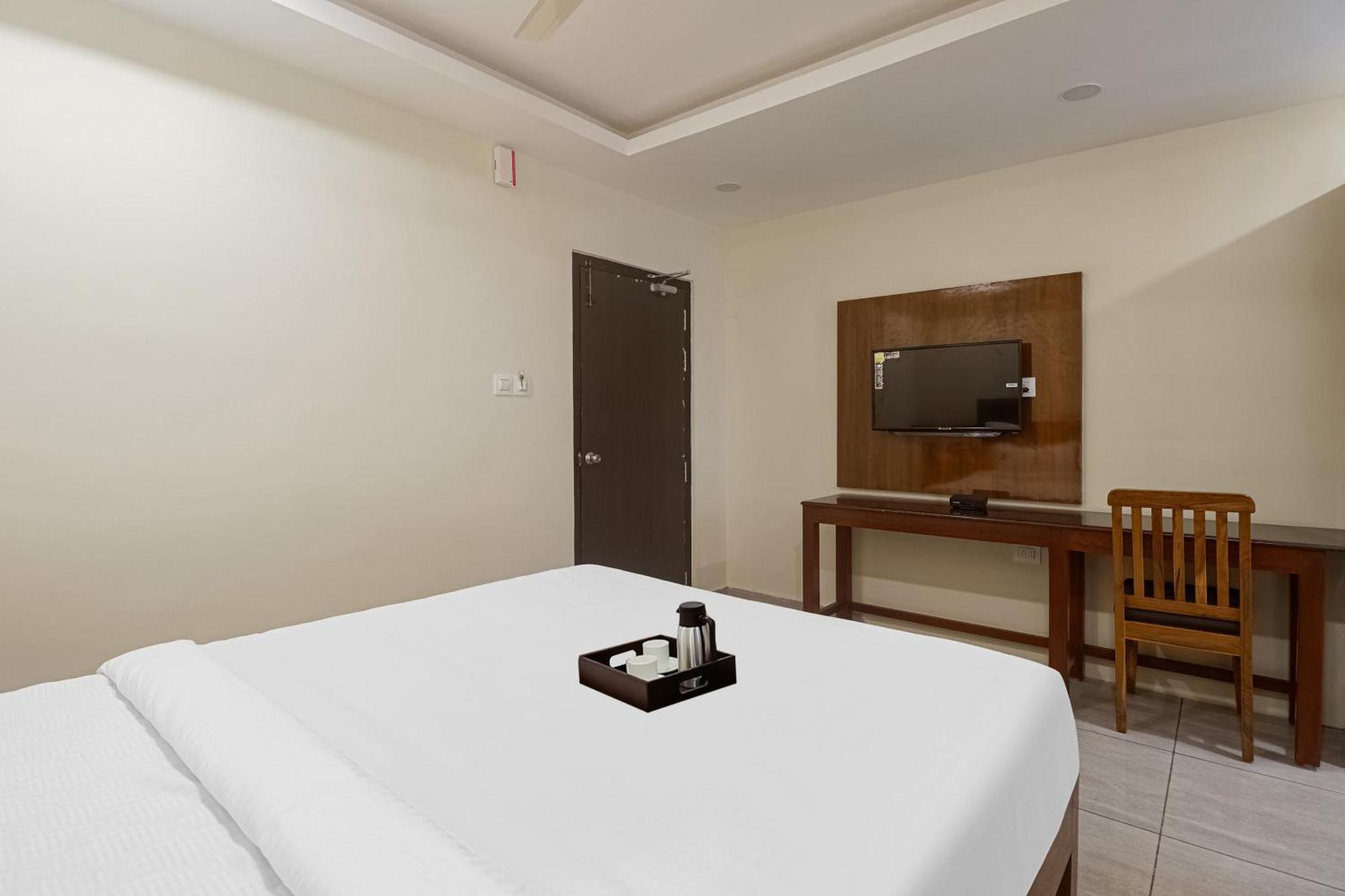 Townhouse Dj Grand Hotel Tirupati Eksteriør billede