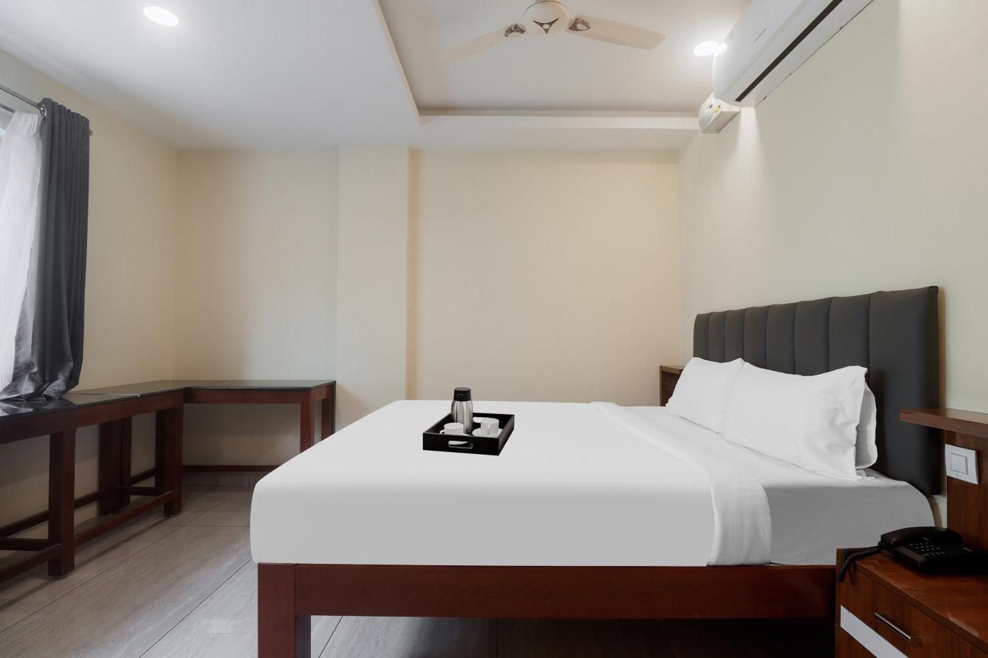Townhouse Dj Grand Hotel Tirupati Eksteriør billede