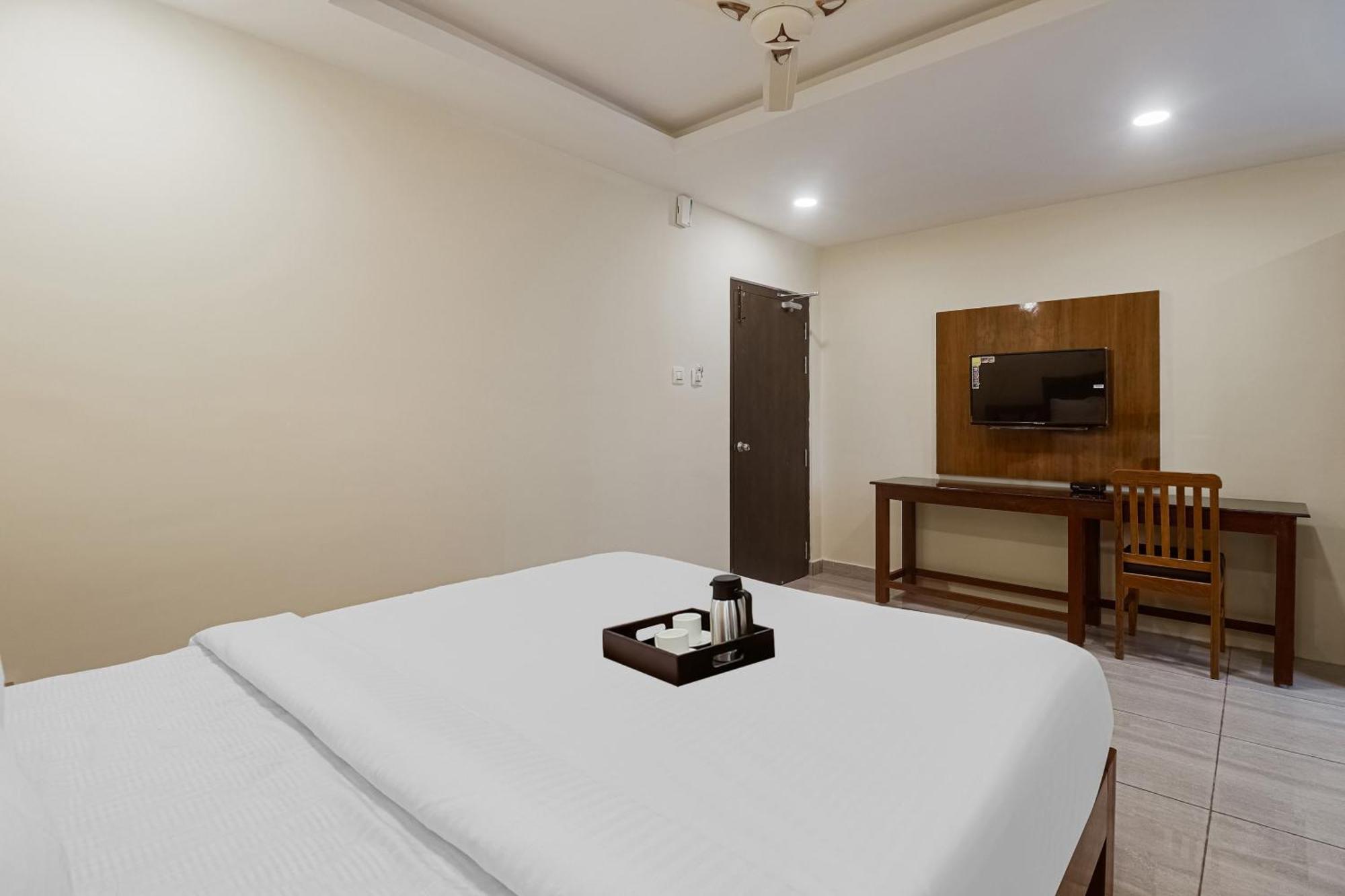 Townhouse Dj Grand Hotel Tirupati Eksteriør billede