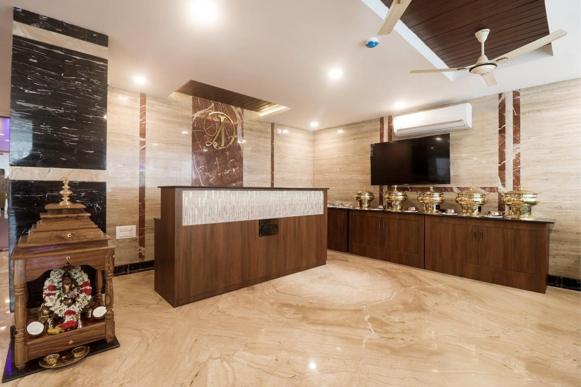 Townhouse Dj Grand Hotel Tirupati Eksteriør billede