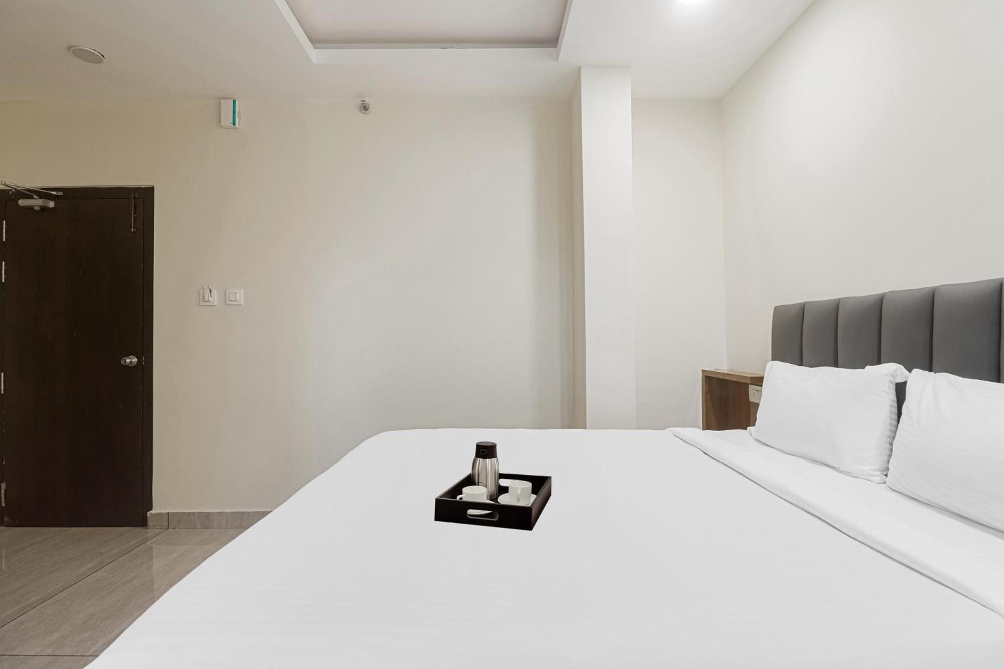Townhouse Dj Grand Hotel Tirupati Eksteriør billede