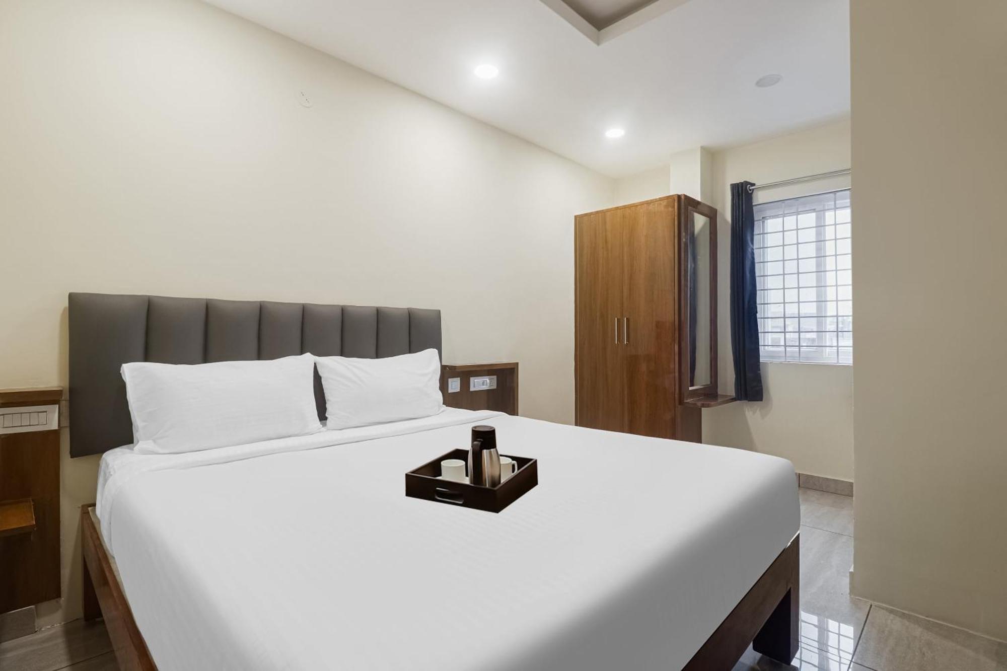 Townhouse Dj Grand Hotel Tirupati Eksteriør billede