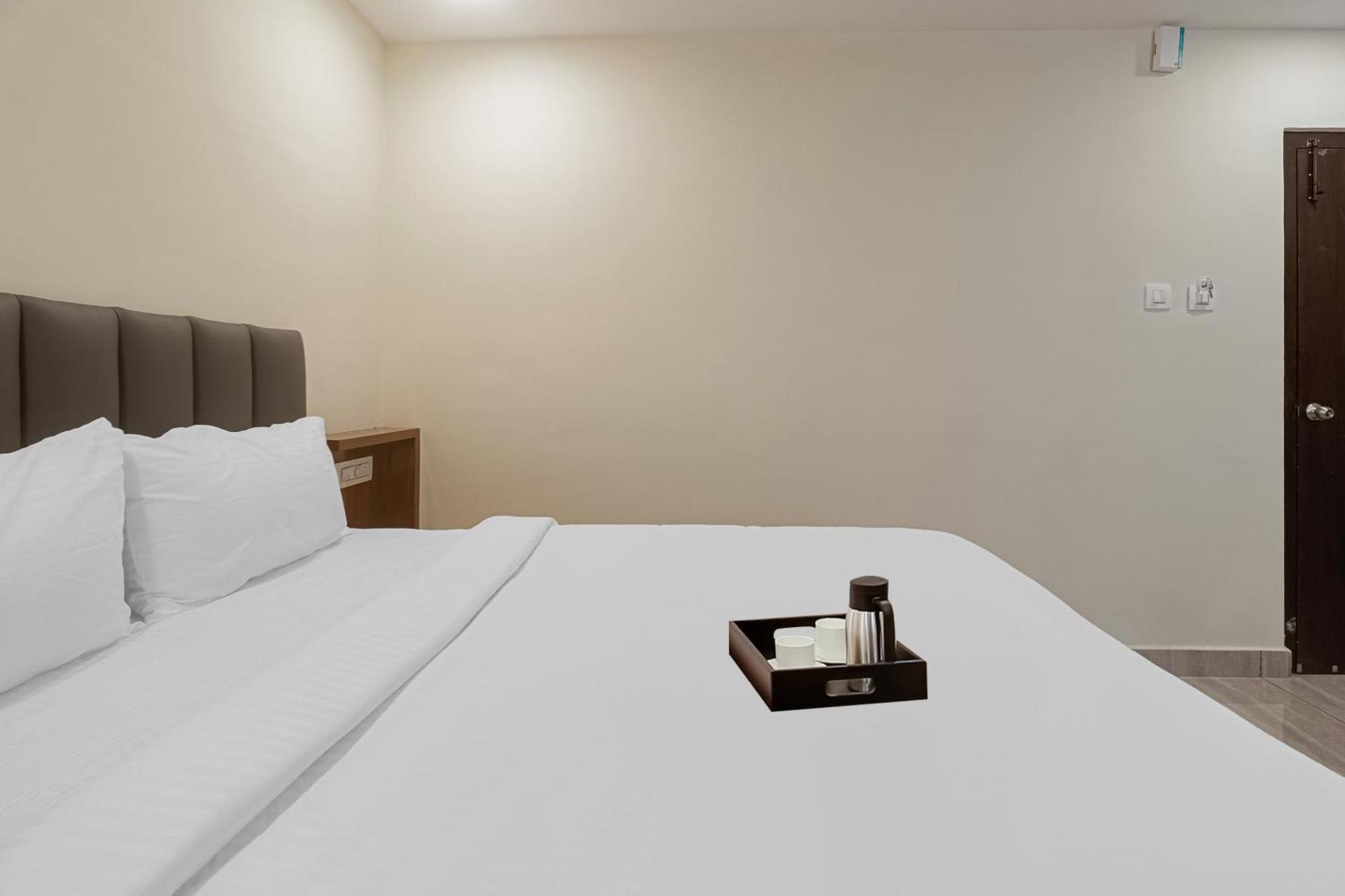 Townhouse Dj Grand Hotel Tirupati Eksteriør billede