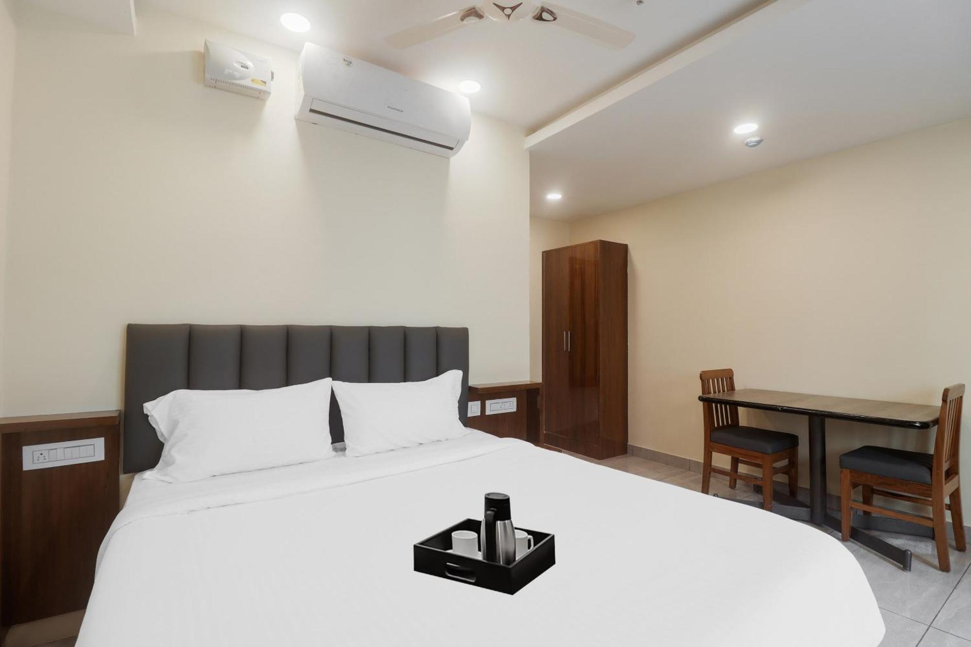 Townhouse Dj Grand Hotel Tirupati Eksteriør billede