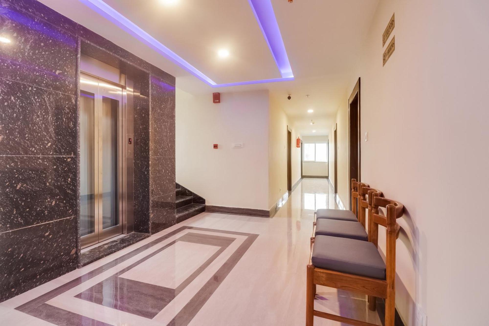 Townhouse Dj Grand Hotel Tirupati Eksteriør billede