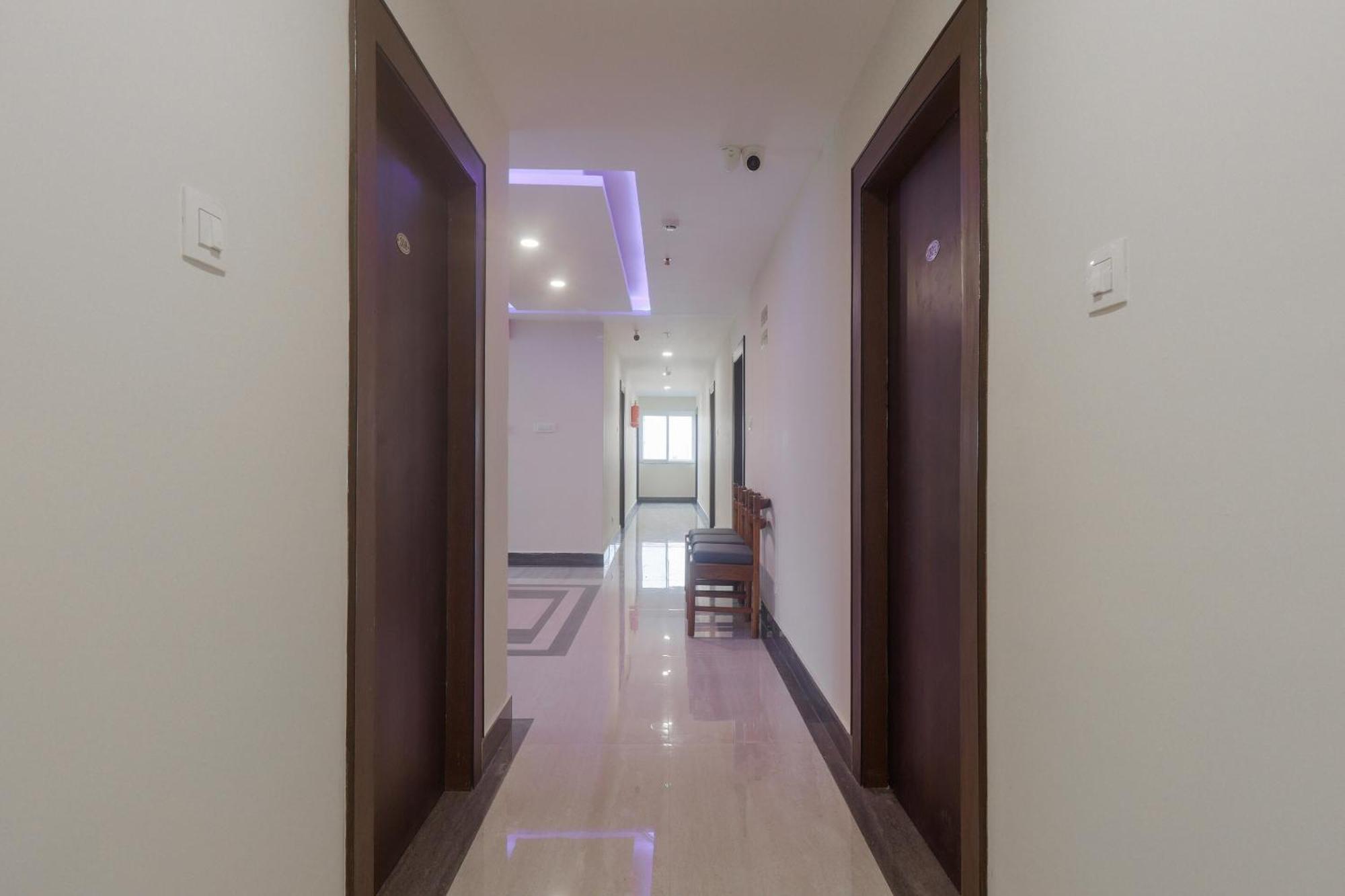 Townhouse Dj Grand Hotel Tirupati Eksteriør billede