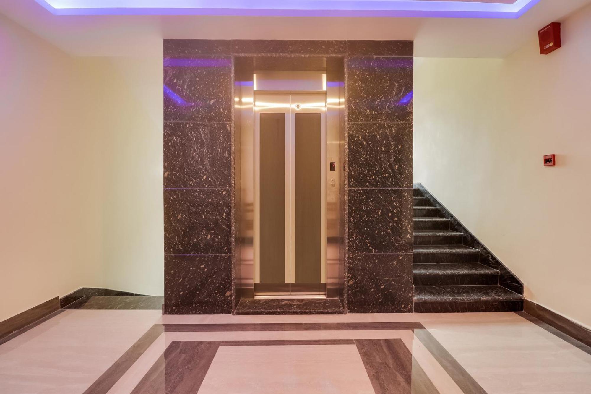 Townhouse Dj Grand Hotel Tirupati Eksteriør billede