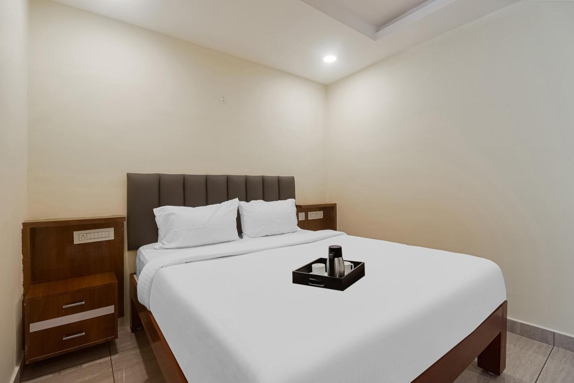 Townhouse Dj Grand Hotel Tirupati Eksteriør billede
