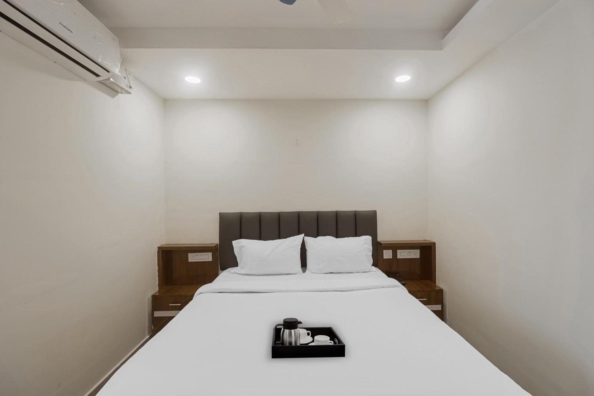 Townhouse Dj Grand Hotel Tirupati Eksteriør billede