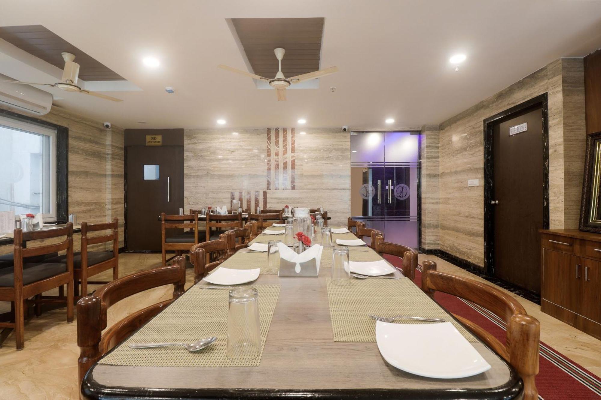 Townhouse Dj Grand Hotel Tirupati Eksteriør billede